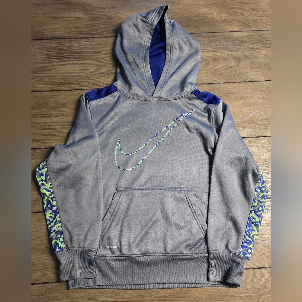 Youth Boys Med Therma-fit Nike hoodie